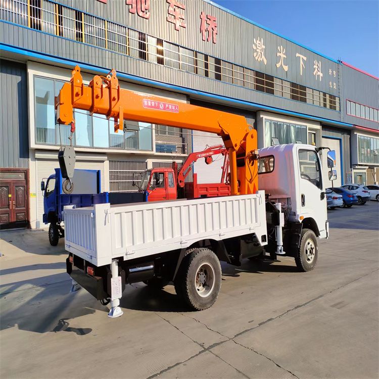 麦寮乡三轮随车吊定制 农用改装机自备吊中瑞长期出售